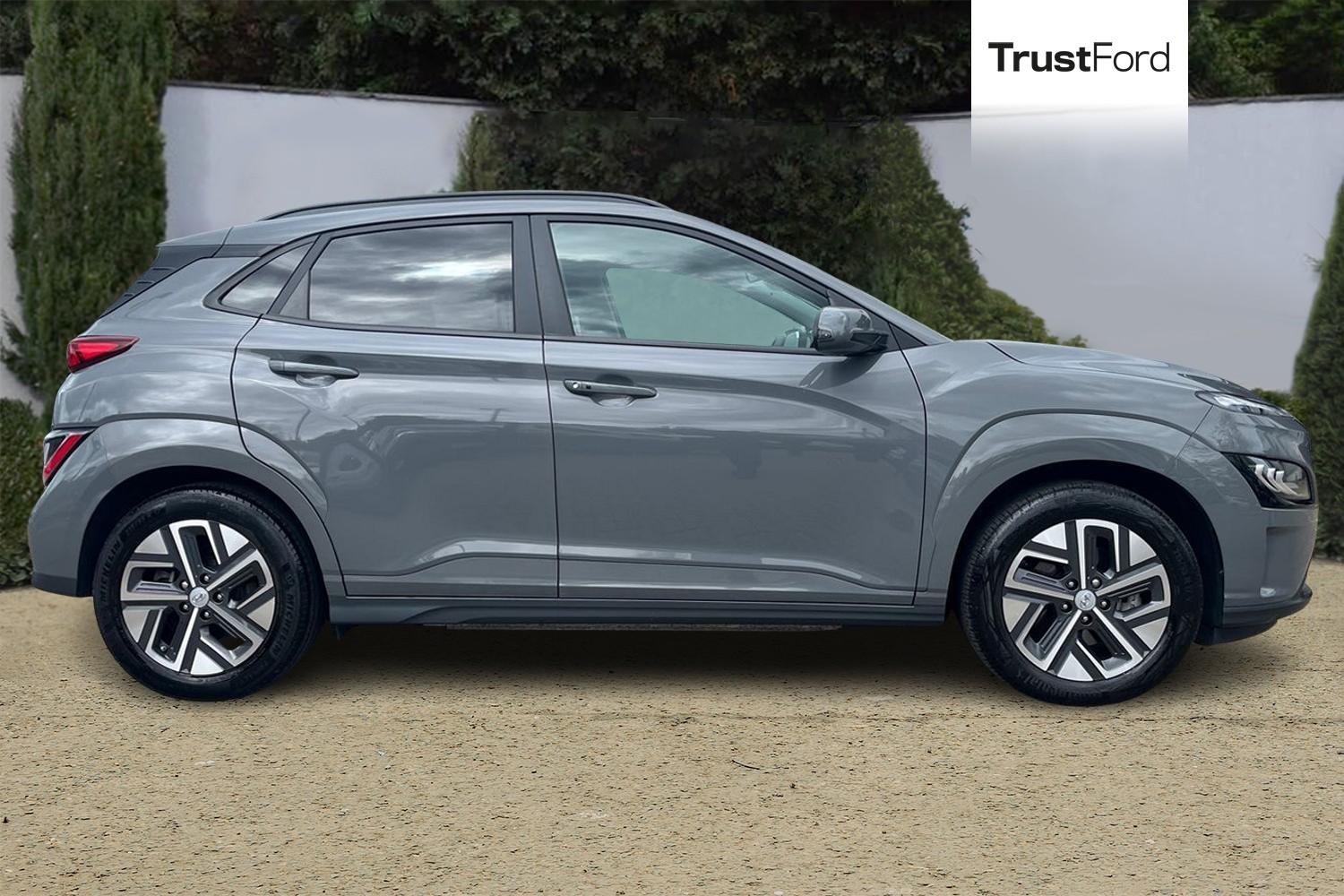 Hyundai KONA Photo 2