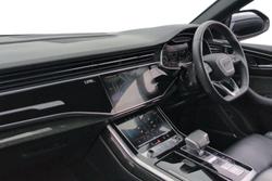 AUDI Q8 Photo 2