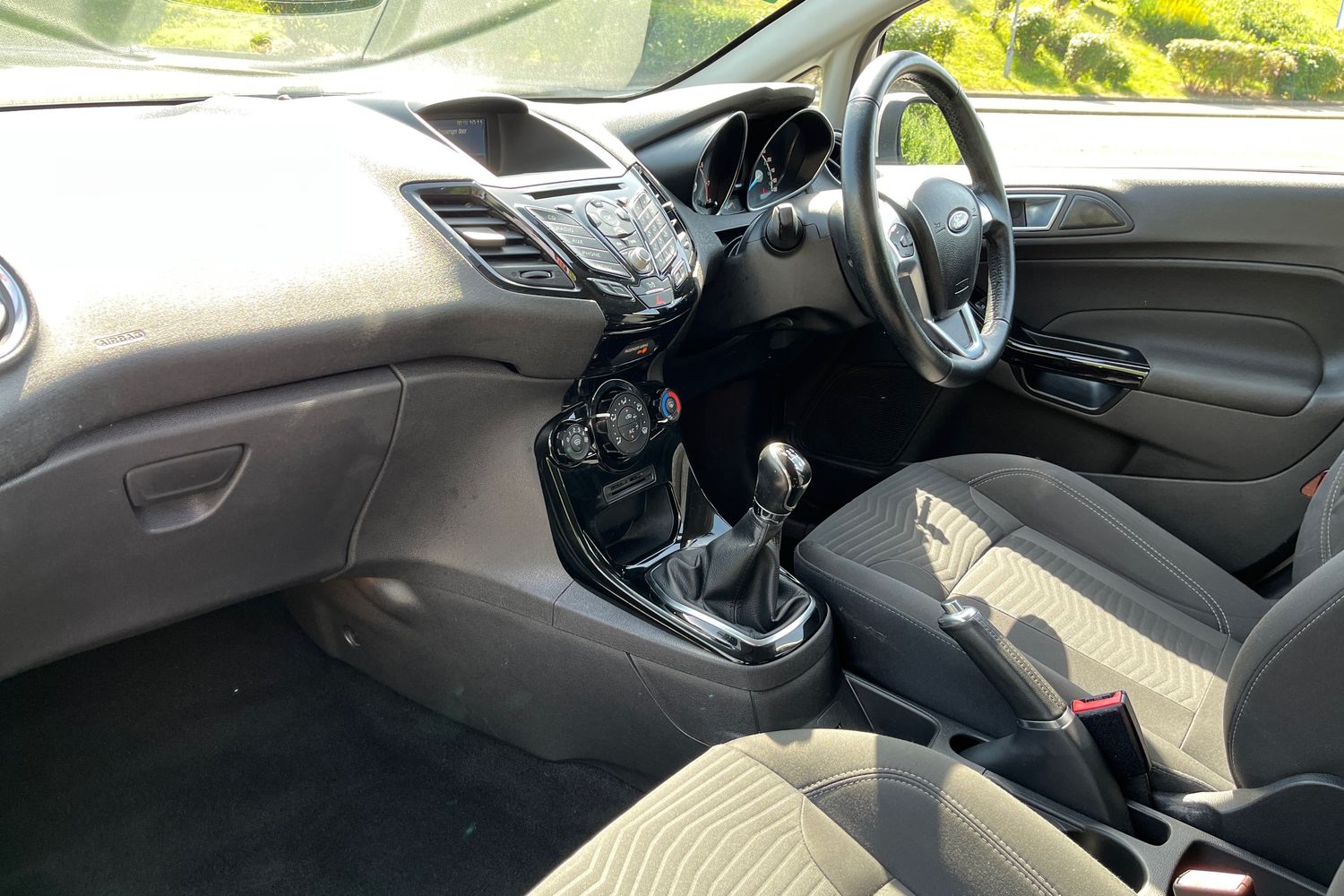 Ford FIESTA Photo 17
