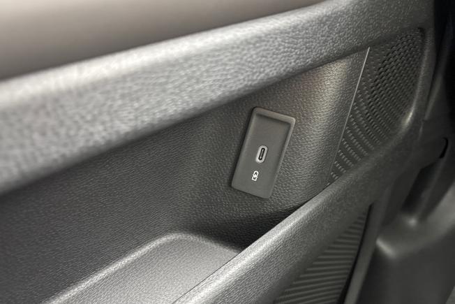 VOLKSWAGEN Id. Buzz Cargo Photo 24