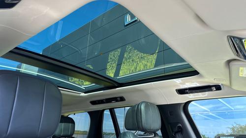 Land Rover Range Rover Photo autoimg-fa19076bf5a1be9802f9973b7dca15887bfb8d02.jpg