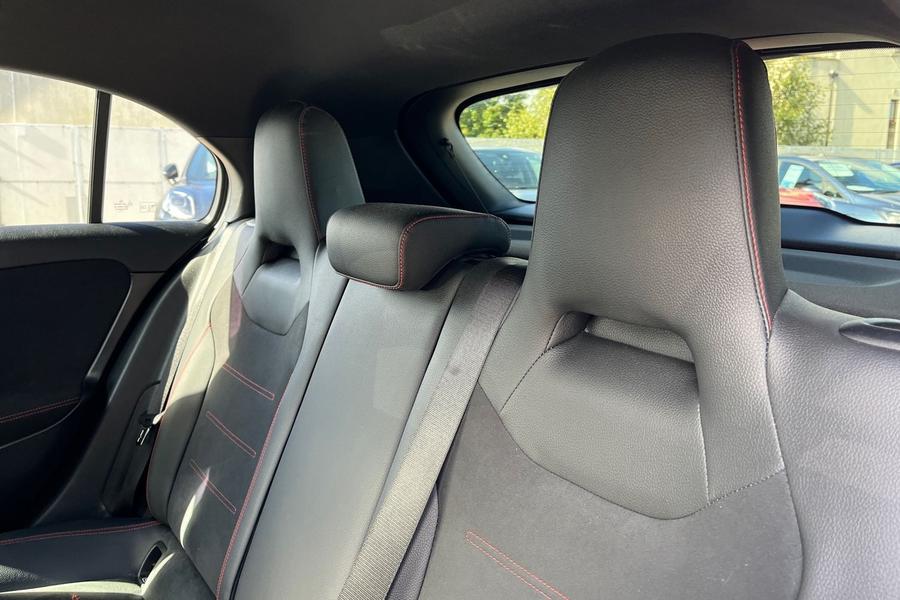Mercedes-Benz A CLASS Photo autoimg-fa1b0fc7e520f2c6d679001be03ea9ba5c9c845f.jpg