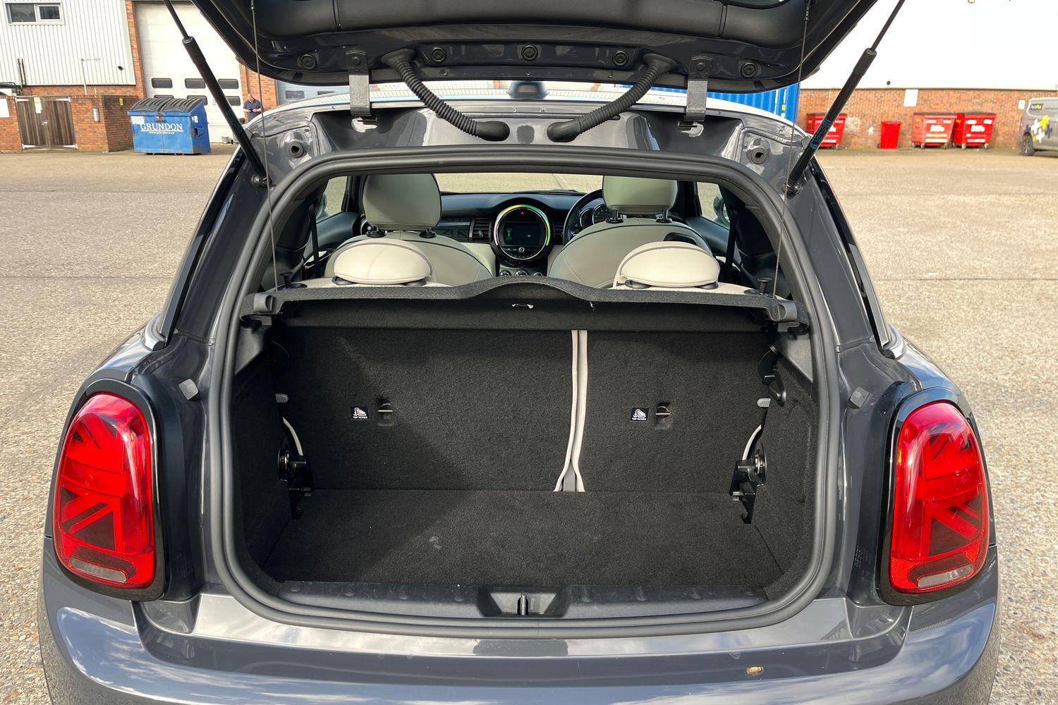 MINI HATCHBACK Photo 20