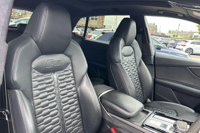 AUDI Rsq8 Photo 43