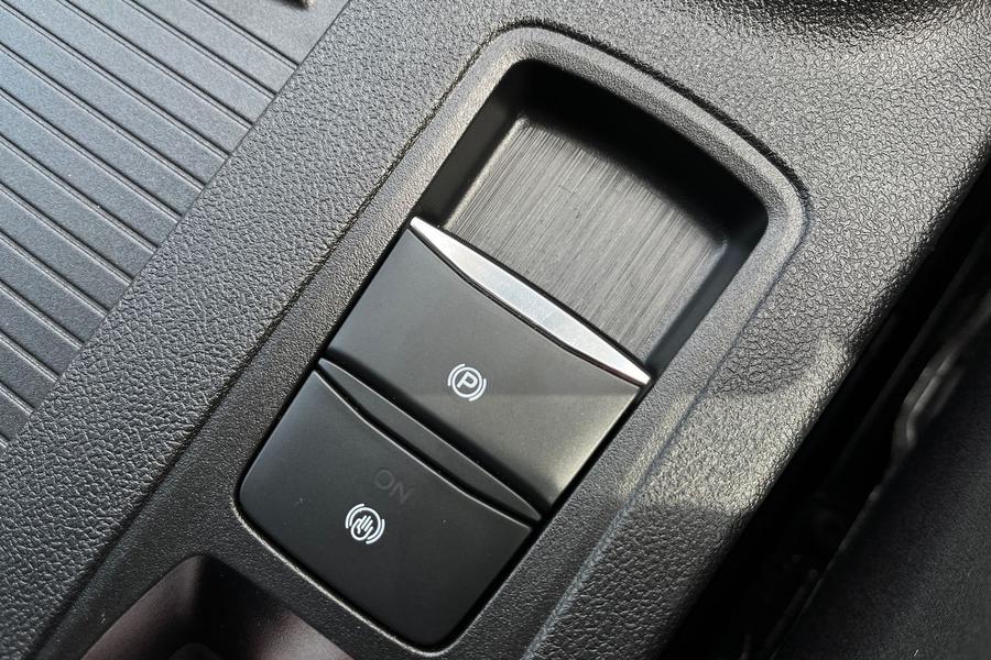 Ford Kuga Photo autoimg-fa2420b78b7a42950f641a290108e3be836c8054.jpg