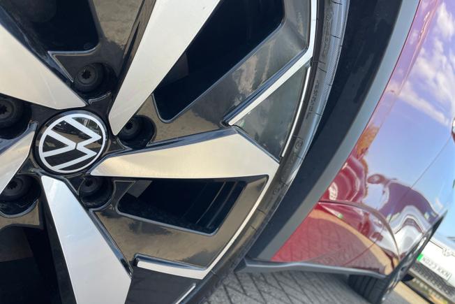 VOLKSWAGEN ID.4 Photo 22