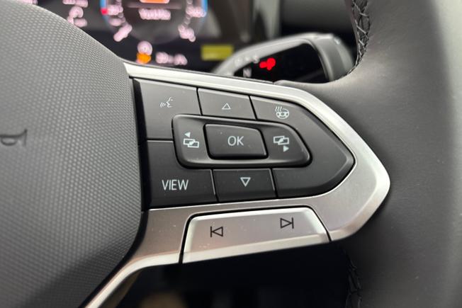 VOLKSWAGEN  New T-Roc Photo 17