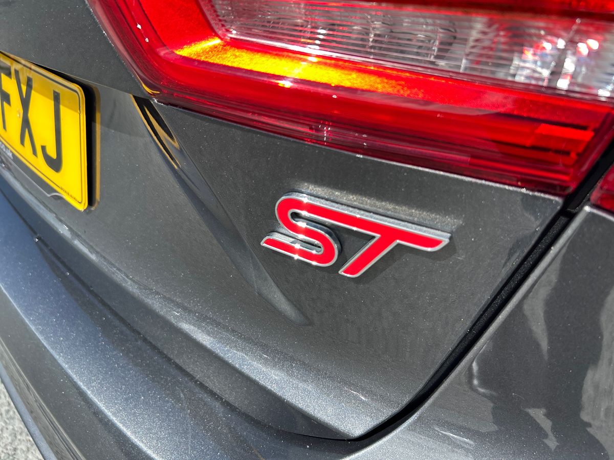 Ford Focus Photo 17