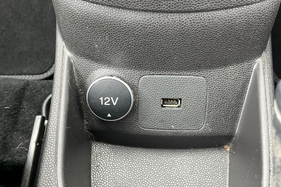 Ford FIESTA Photo autoimg-fa2e8429c57c059fc397b4f7cecda719395cea0e.jpg
