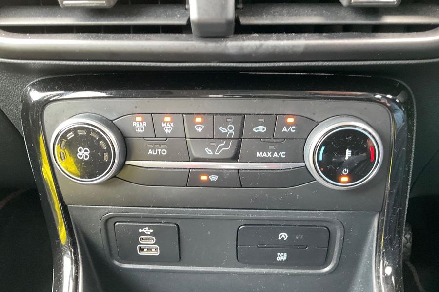 Ford ECOSPORT Photo autoimg-fa2f8ce52981b3e239e20d73aa9520493b914687.jpg