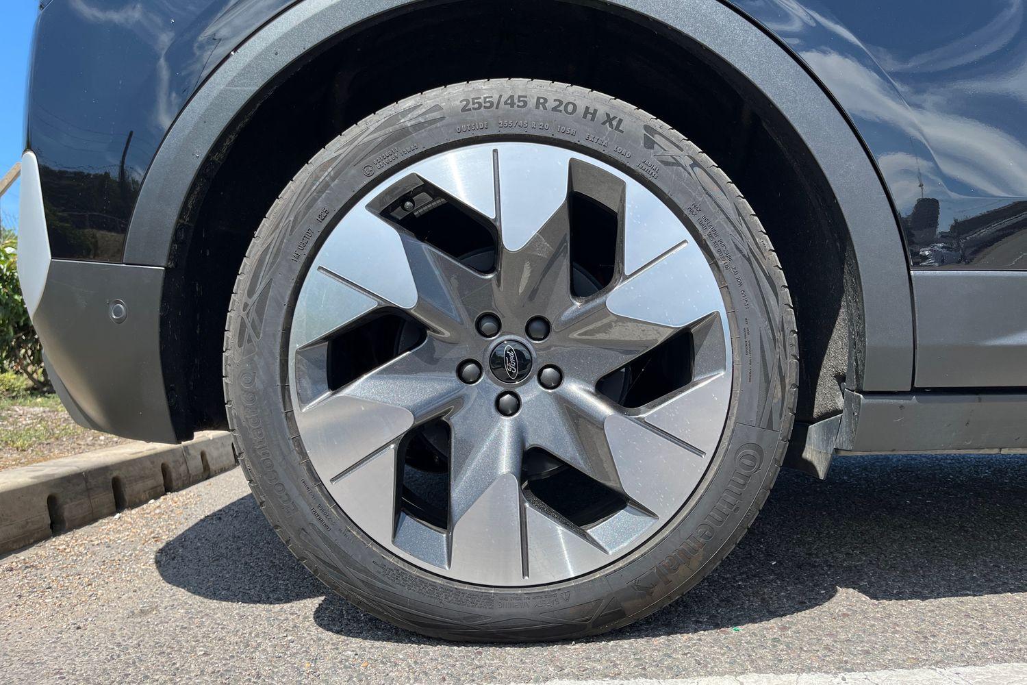 Ford Explorer Photo 23