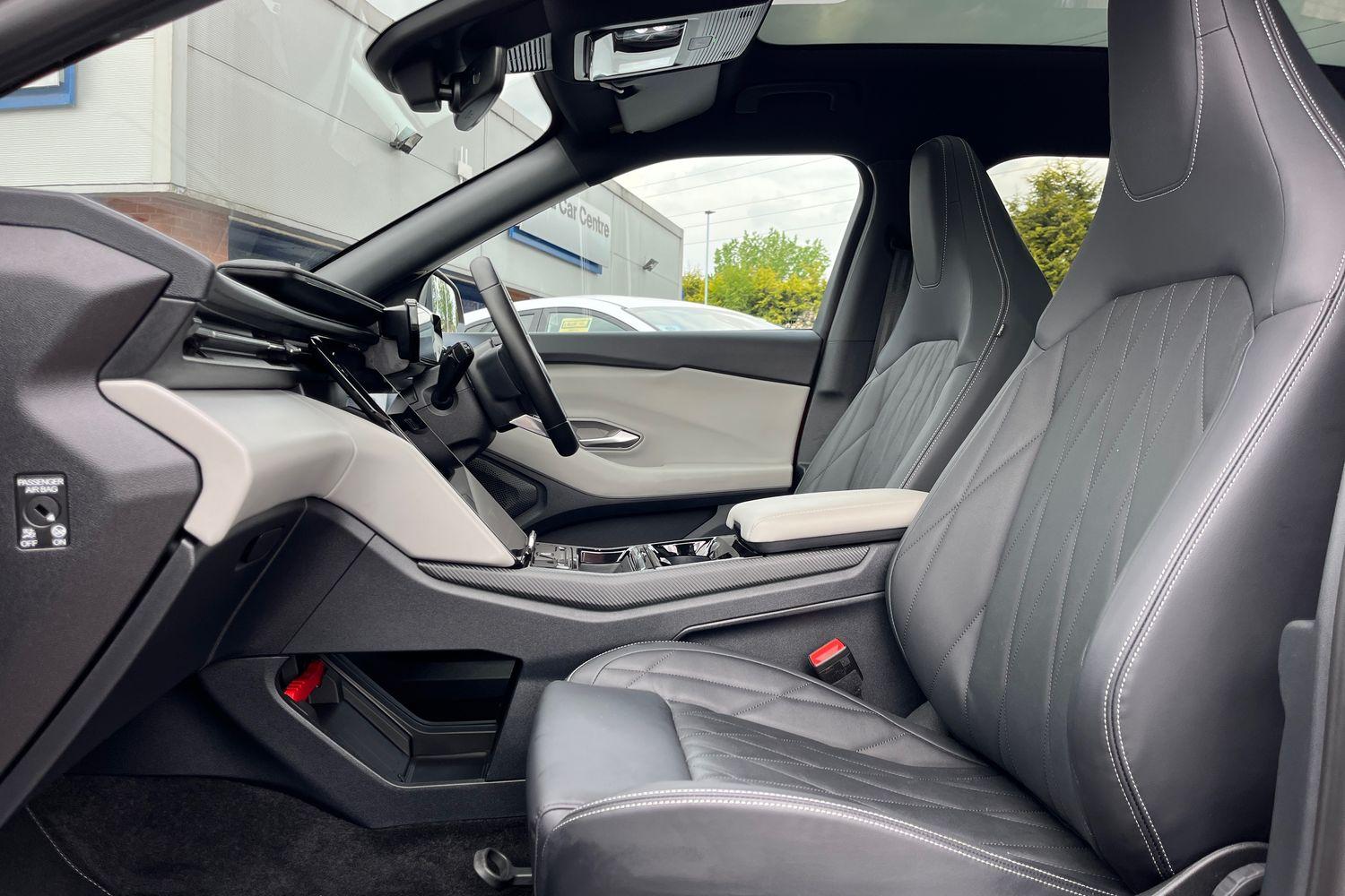 Ford EXPLORER Photo 18
