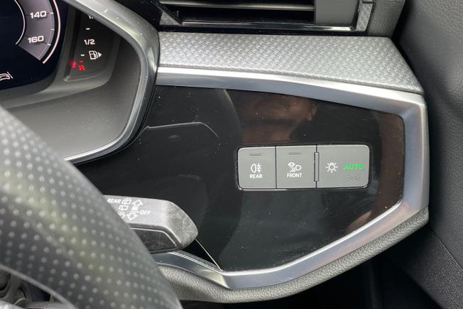AUDI Q3 Photo 24