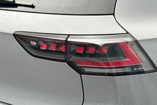 VOLKSWAGEN Golf Photo 18