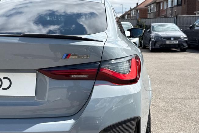 BMW I4 Photo 18