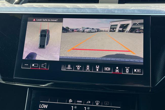 AUDI e-tron Photo 31