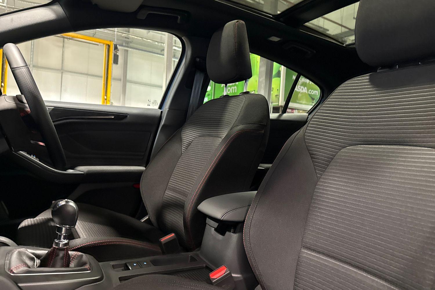 Ford FOCUS Photo 18