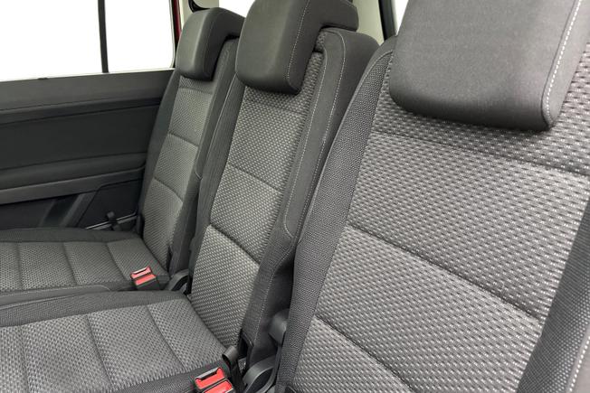 VOLKSWAGEN Touran Photo 9