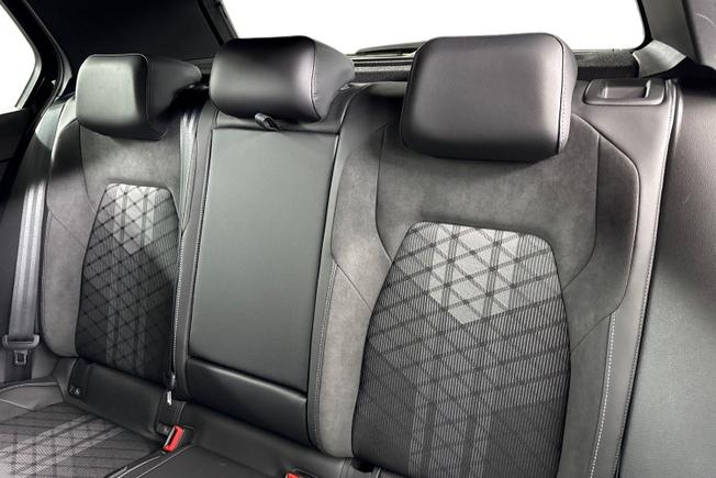 VOLKSWAGEN Golf Photo 9