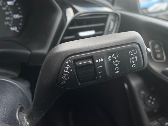 FORD Fiesta Photo 24