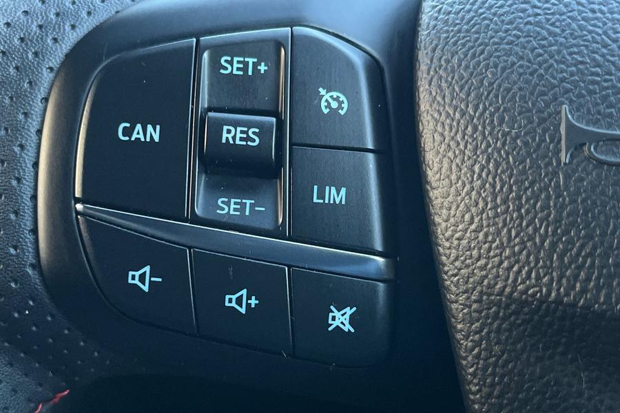 Ford FOCUS Photo autoimg-fa42793357fda457eb95e0d748869650d0abc2e0.jpg