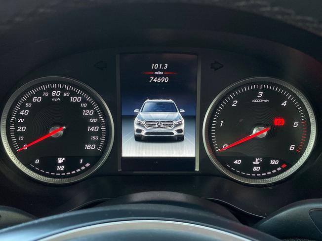 MERCEDES-BENZ Glc Photo 15