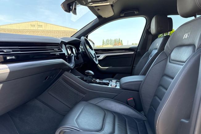 VOLKSWAGEN Touareg Photo 59