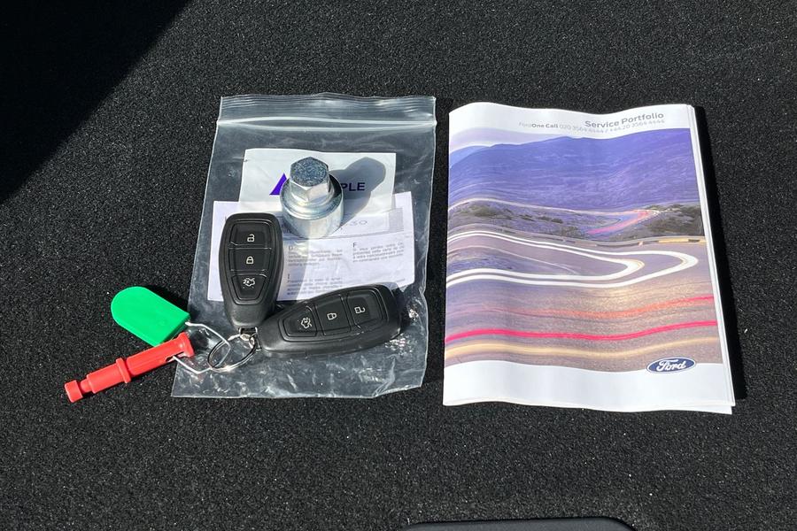 Ford KUGA Photo autoimg-fa49339eb697629bc9b520b3648503e338f31166.jpg