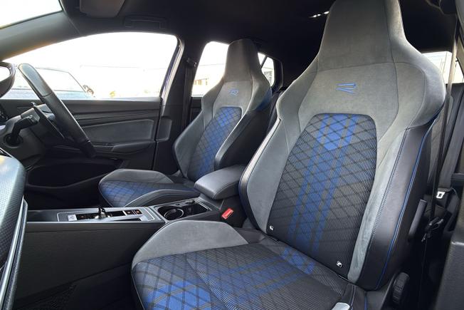 VOLKSWAGEN Golf Photo 21