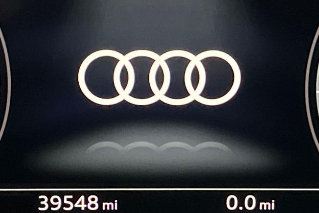 AUDI Q3 Photo 15