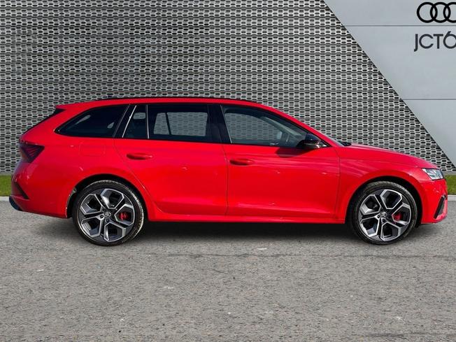 ŠKODA Octavia Photo 4