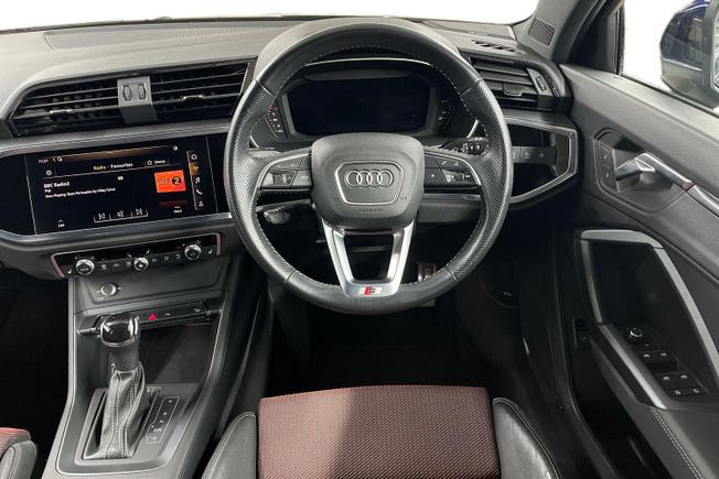 AUDI Q3 Photo 11