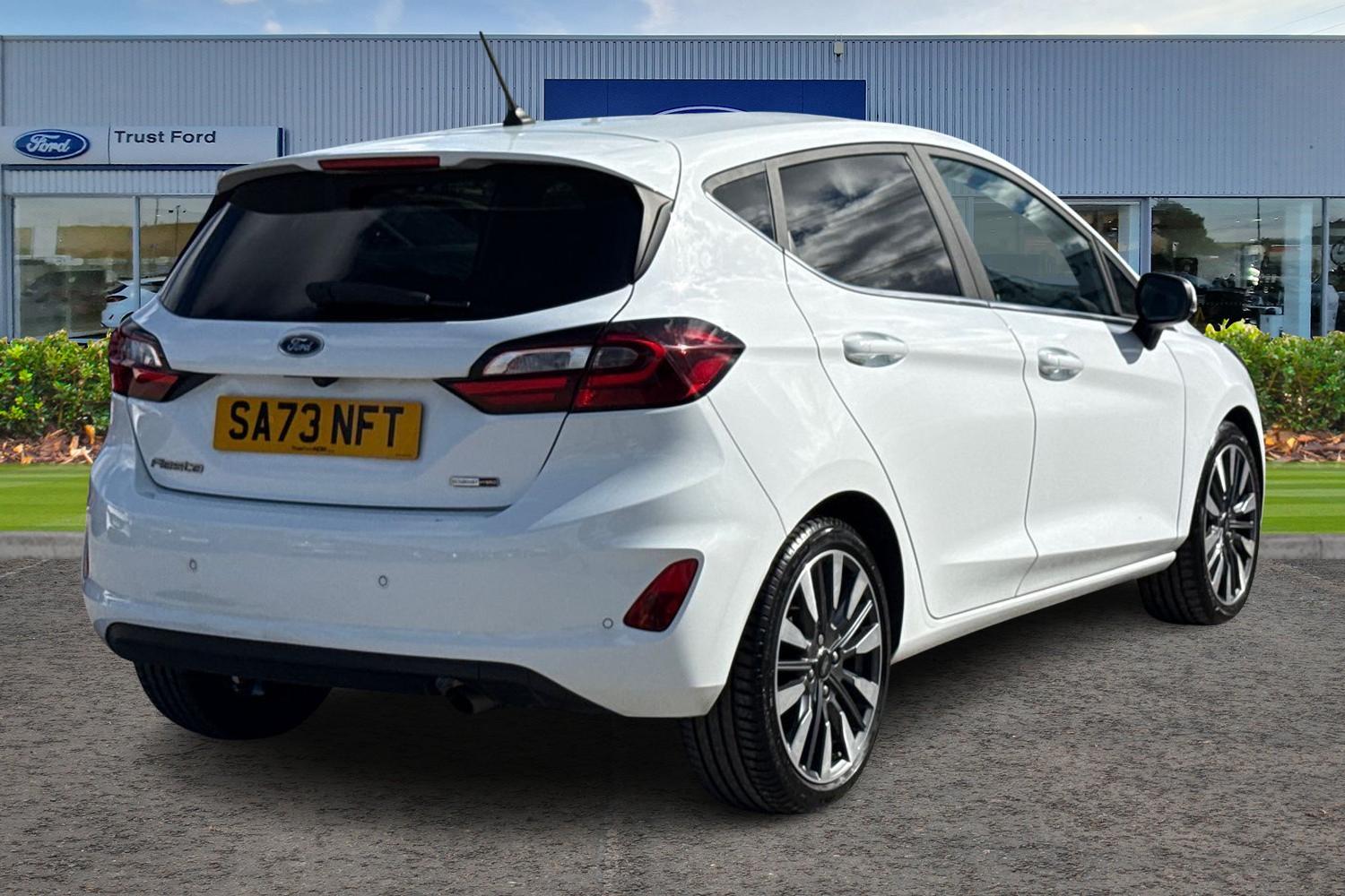Ford FIESTA Photo 3