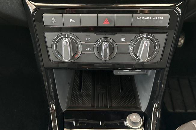 Volkswagen T-Cross Photo 21