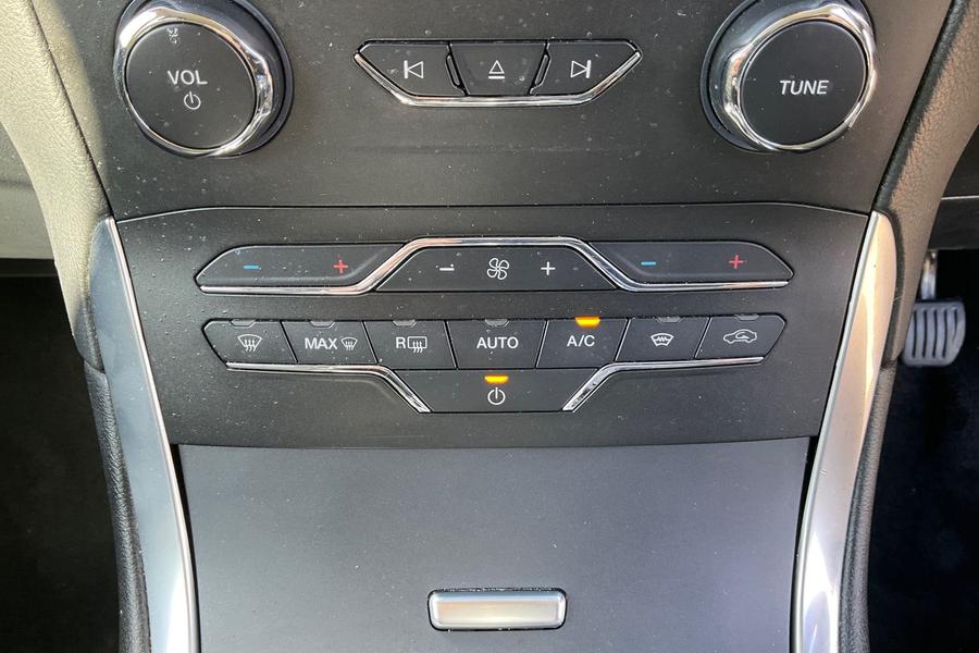 Ford Galaxy Photo autoimg-fa60310b4f8e67132492ee6ea56535414d7190d7.jpg