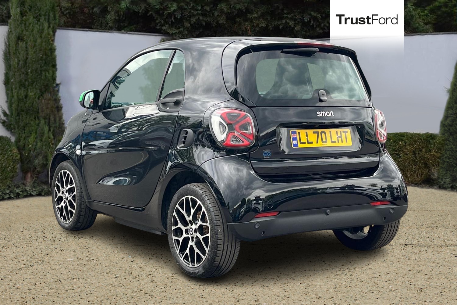 smart FORTWO COUPE Photo 1