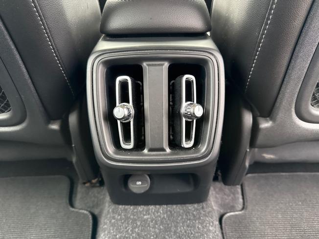 VOLVO XC40 Photo 37