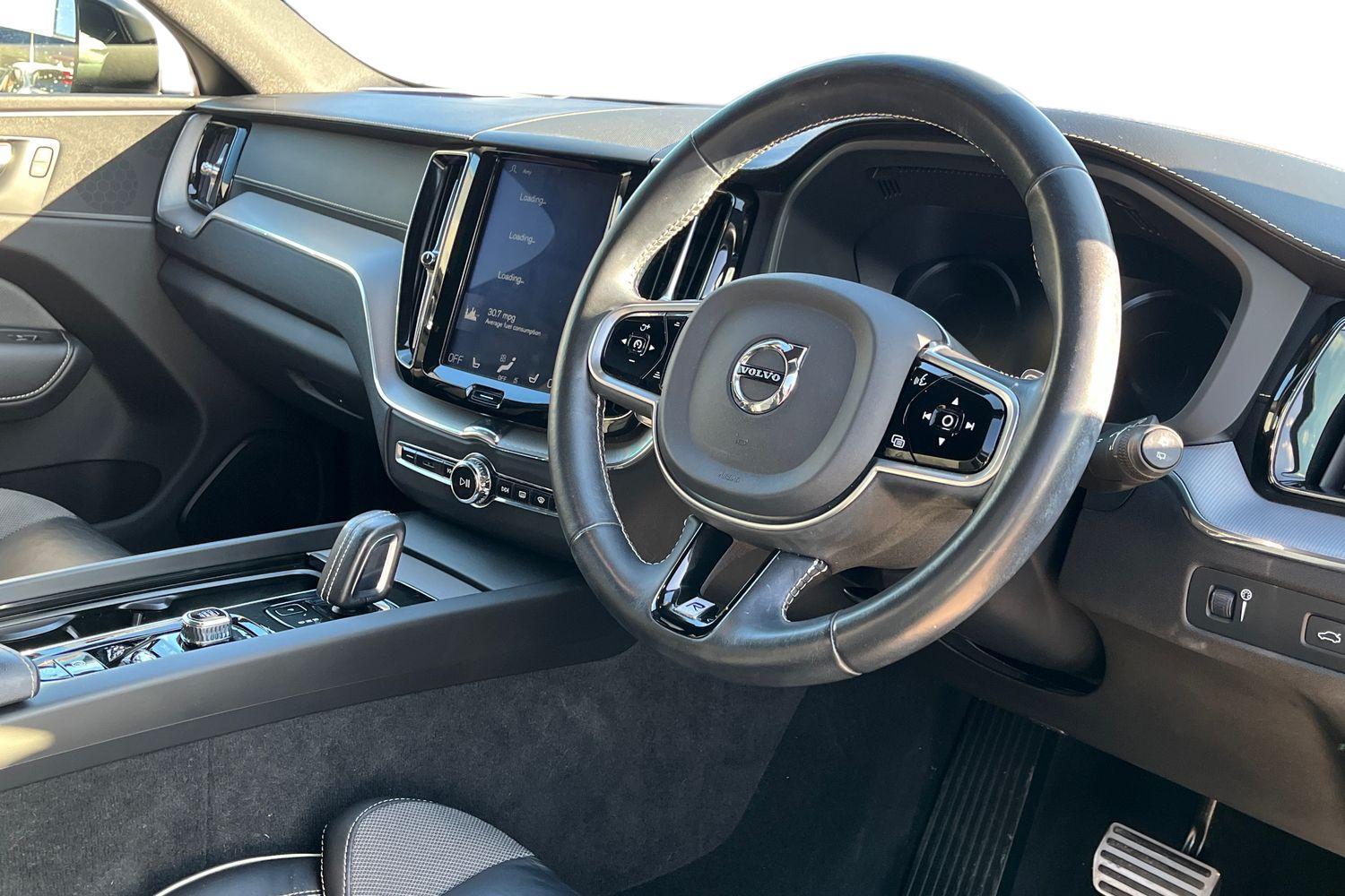 Volvo XC60 Photo 8