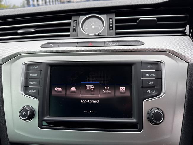 VOLKSWAGEN Passat Photo 37
