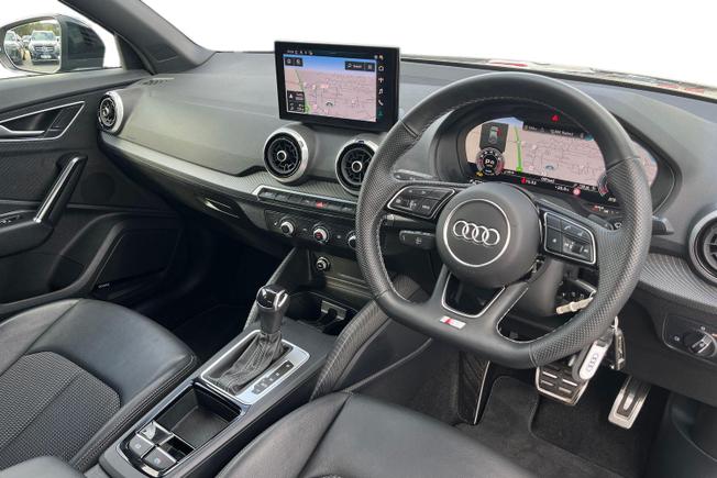 AUDI Q2 Photo 6