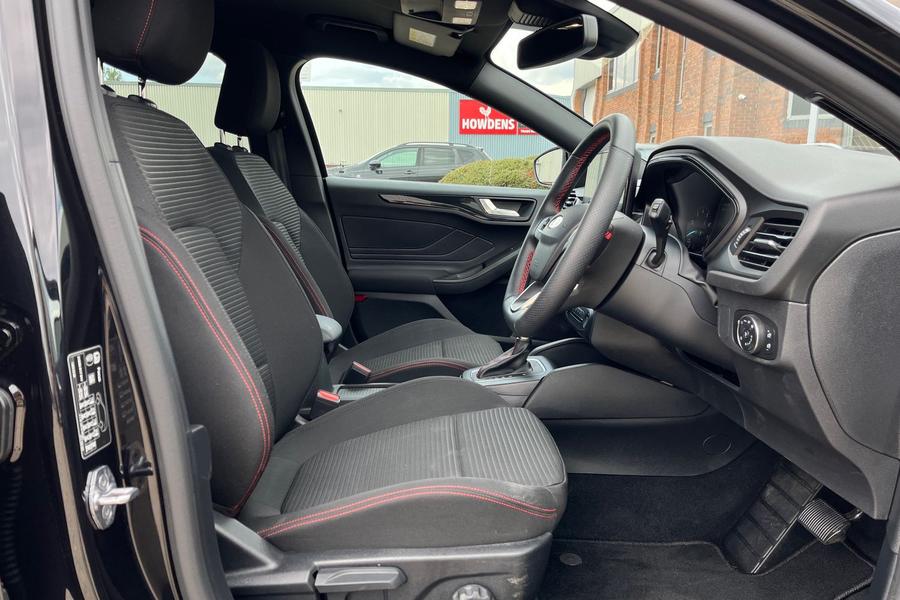 Ford Focus Photo autoimg-fa63d8e485907f55884f8bf5913df5fc51f7288f.jpg