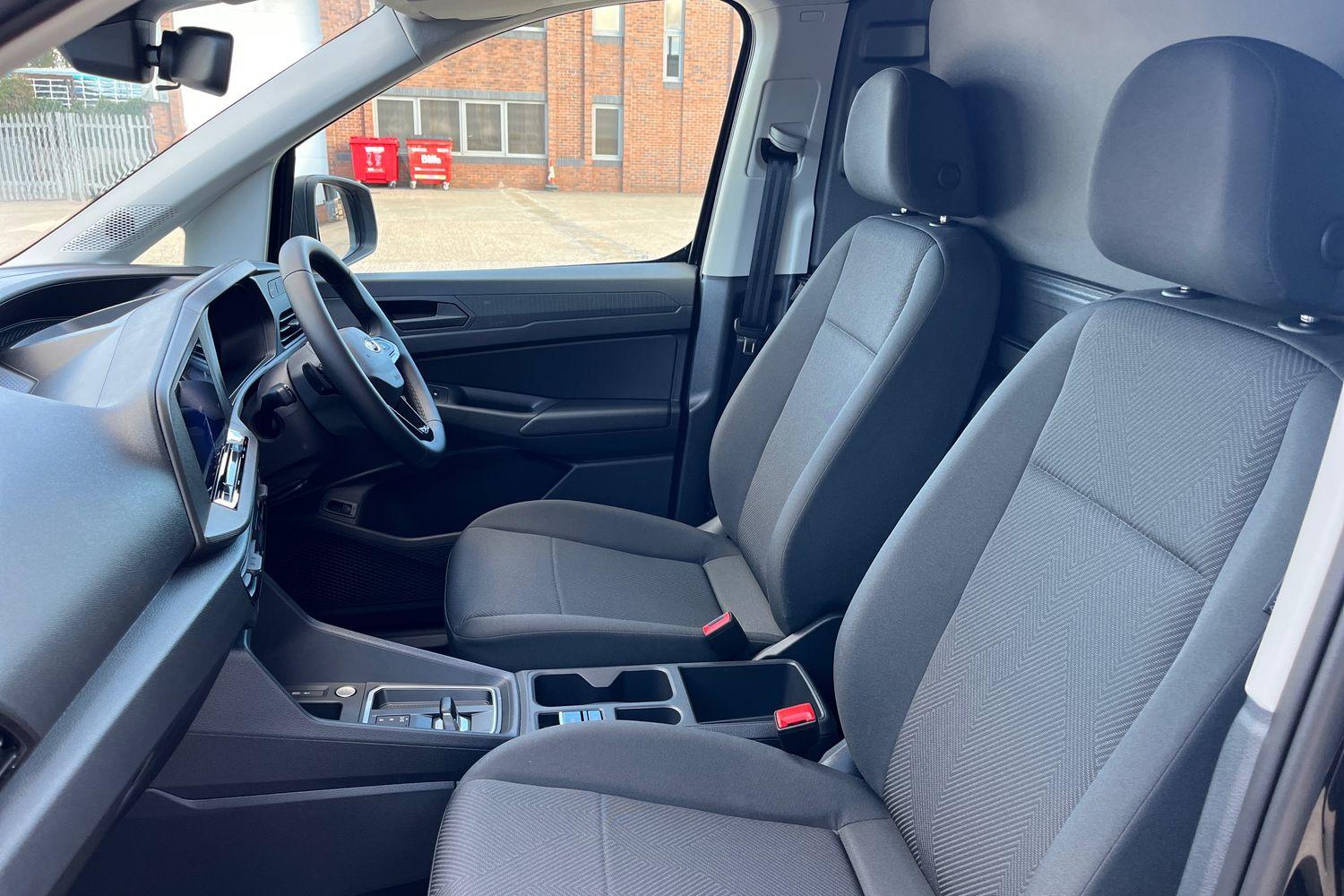 Ford TRANSIT CONNECT Photo 32
