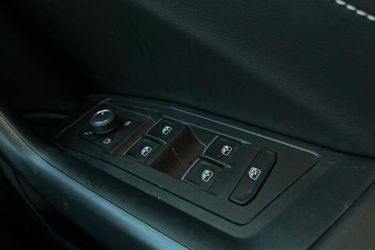 Volkswagen T-roc Photo autoimg-fa6fe76baf07fac8daa842e39d50f97aba1cb765.jpg