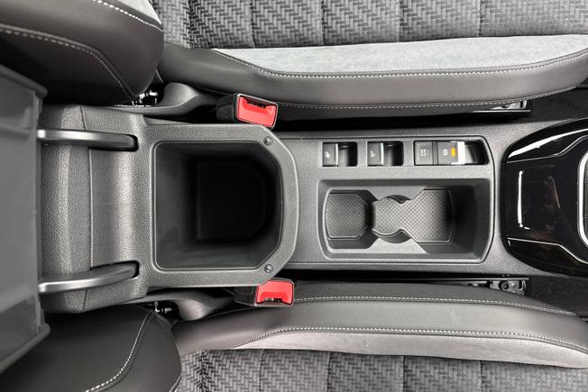 VOLKSWAGEN T-Roc Photo 28
