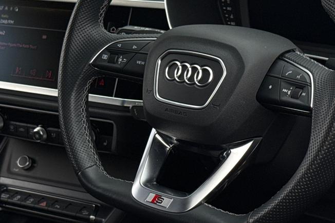 AUDI Q3 Photo 39
