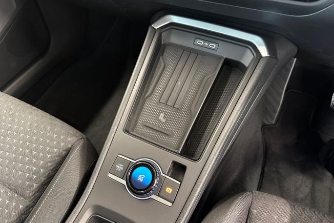 VOLKSWAGEN T-Roc Photo 15