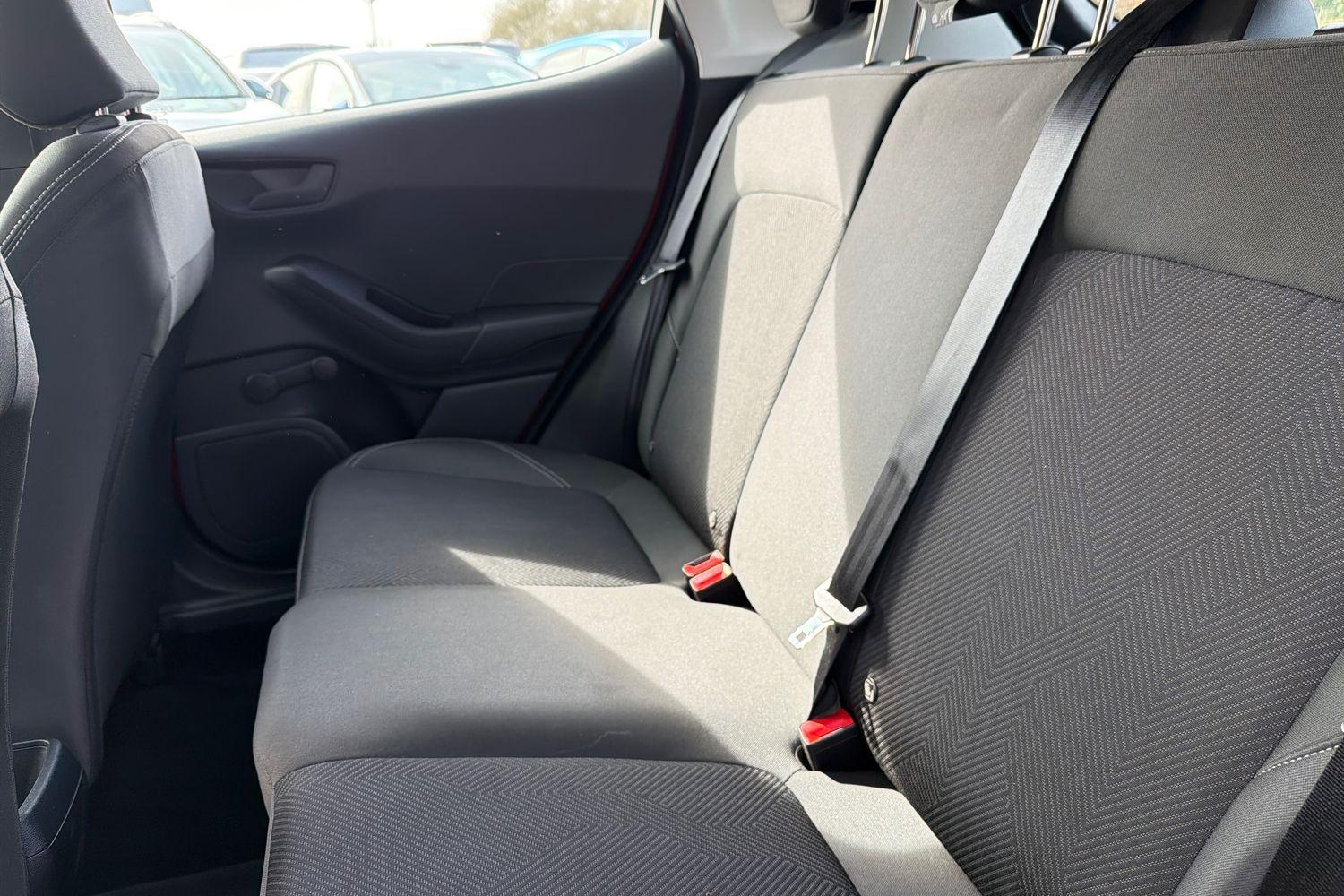 Ford FIESTA Photo 19