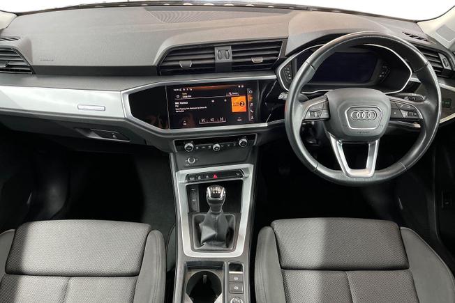 AUDI Q3 Photo 10