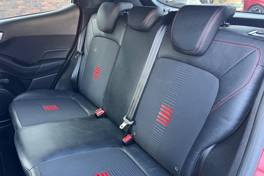 Ford FIESTA Photo autoimg-fa7b2e19849feacd304fc6db4724e3404f34a7c8.jpg