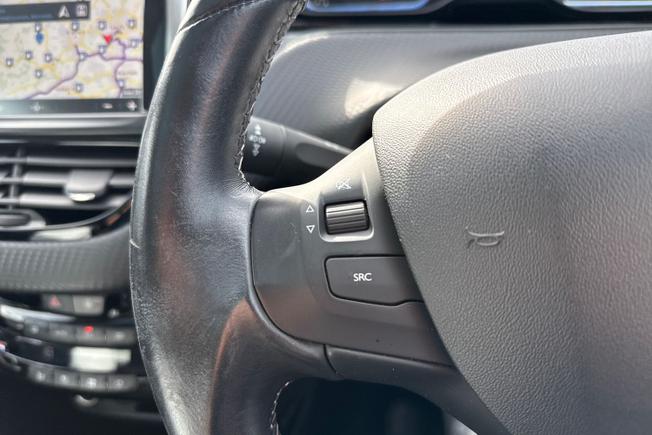 PEUGEOT 2008 Photo 16